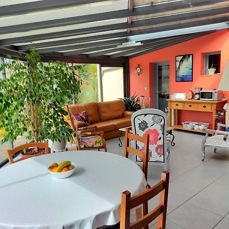 Holly Wood Apartment Олт Екстериор снимка